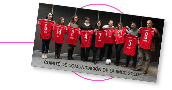 Comité de comunicación de la IMCC 2016 con jerseys rojos